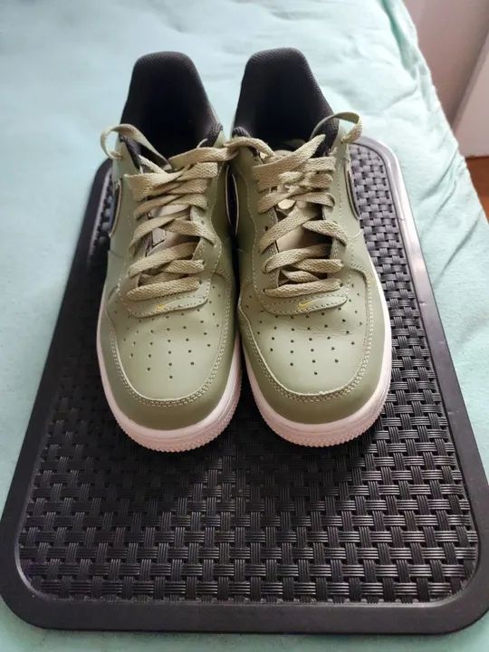 Tênis Nike Air Force 1 '07 LV8 Metallic Swoosh Pack - Oil Green - Foto 4