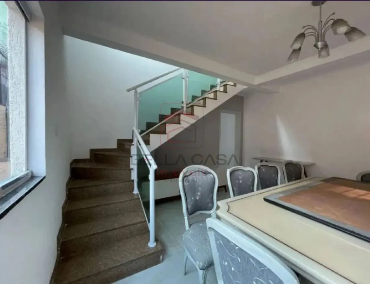 Sobrado na Vila Zelina, 03 quartos sendo 01 suíte e 02 vagas