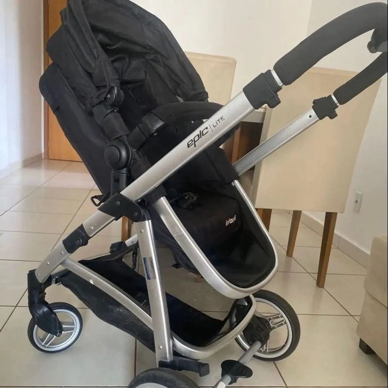 Carrinho de bebê Infanti Travel System Epic Lite Onyx