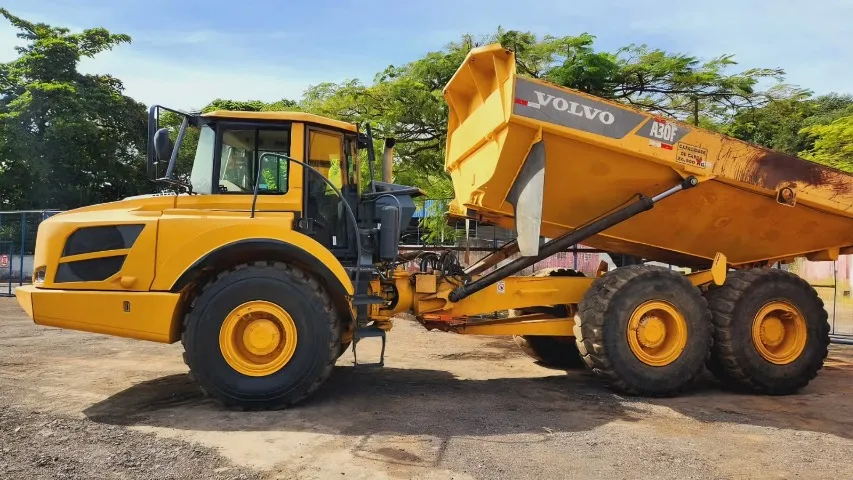 Caminhão fora de estrada Volvo A30F ano 2014