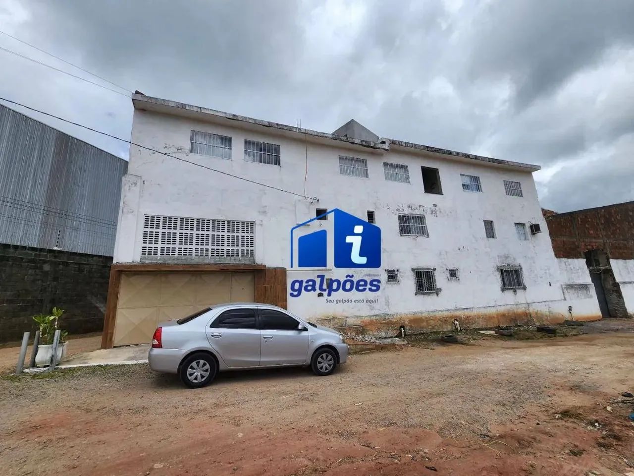 Prédio com 600 m² em Paulista/PE
