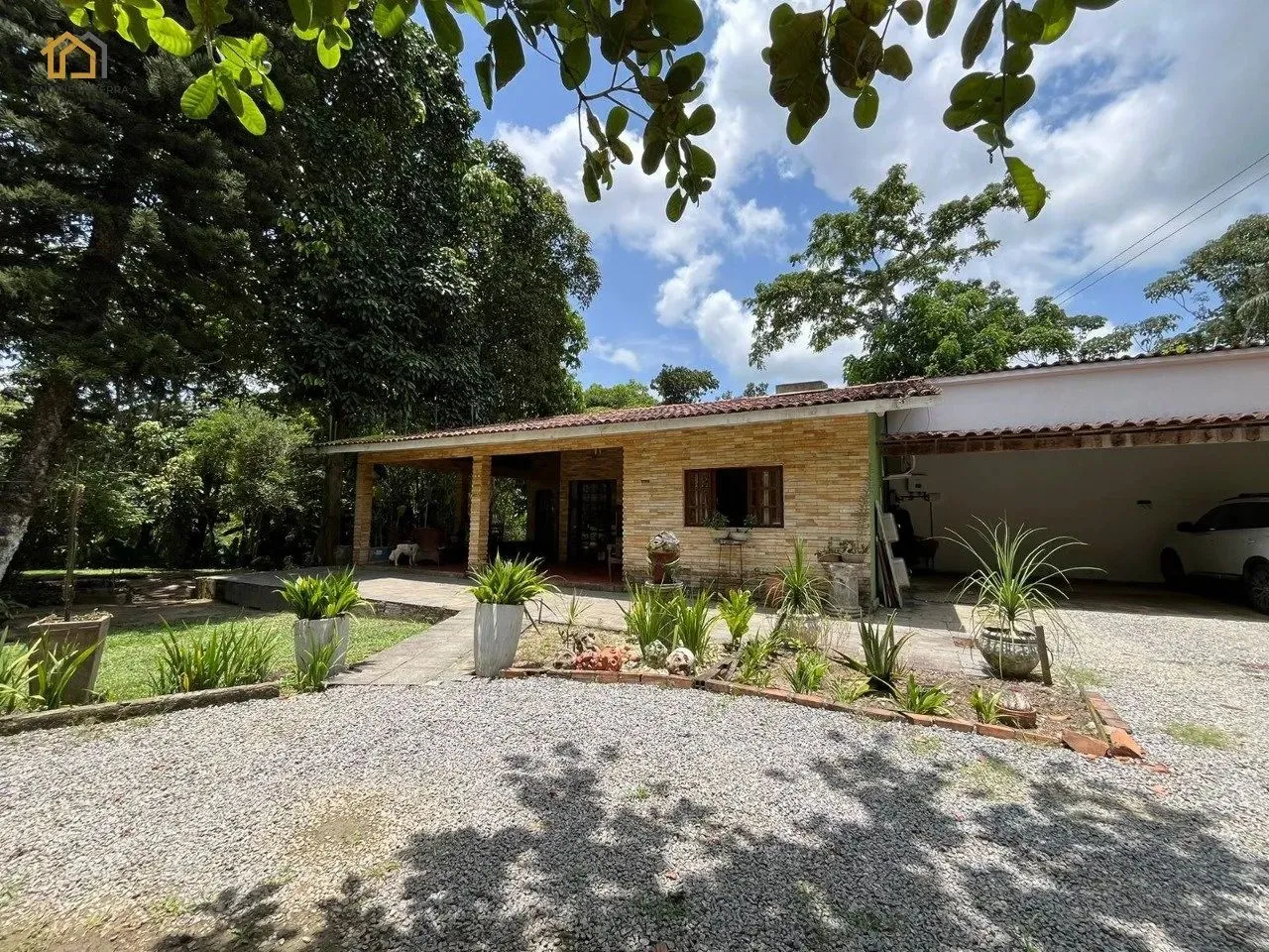 Vendo chácara em Aldeia com 1.2ha, área de lazer, casa principal e casa de caseiro
