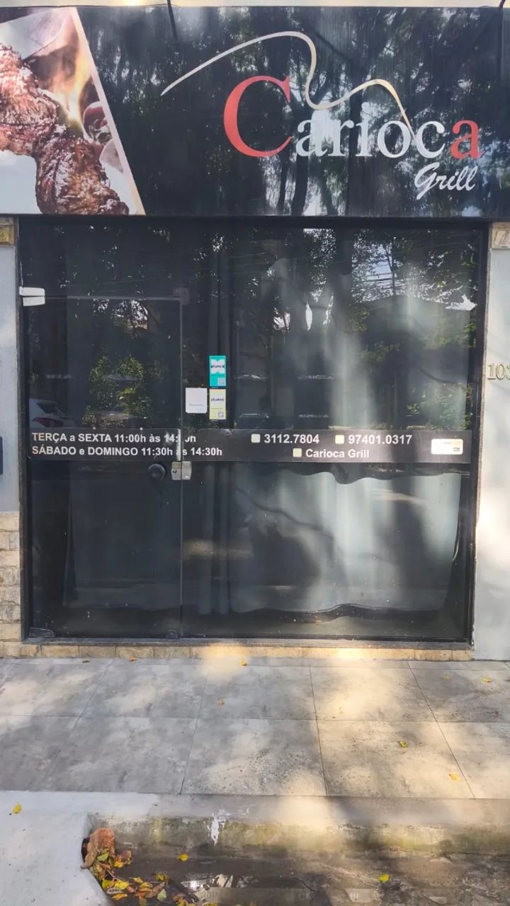 Vendo ou troco Vidro temperado com porta, fumê 
