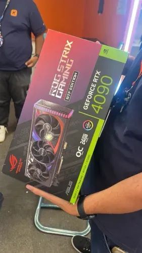 Placa de vídeo RTX 4090 24gb Rog strix 