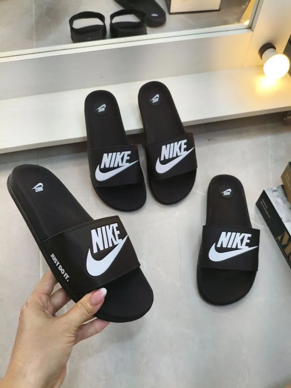 Chinelo Nk preto