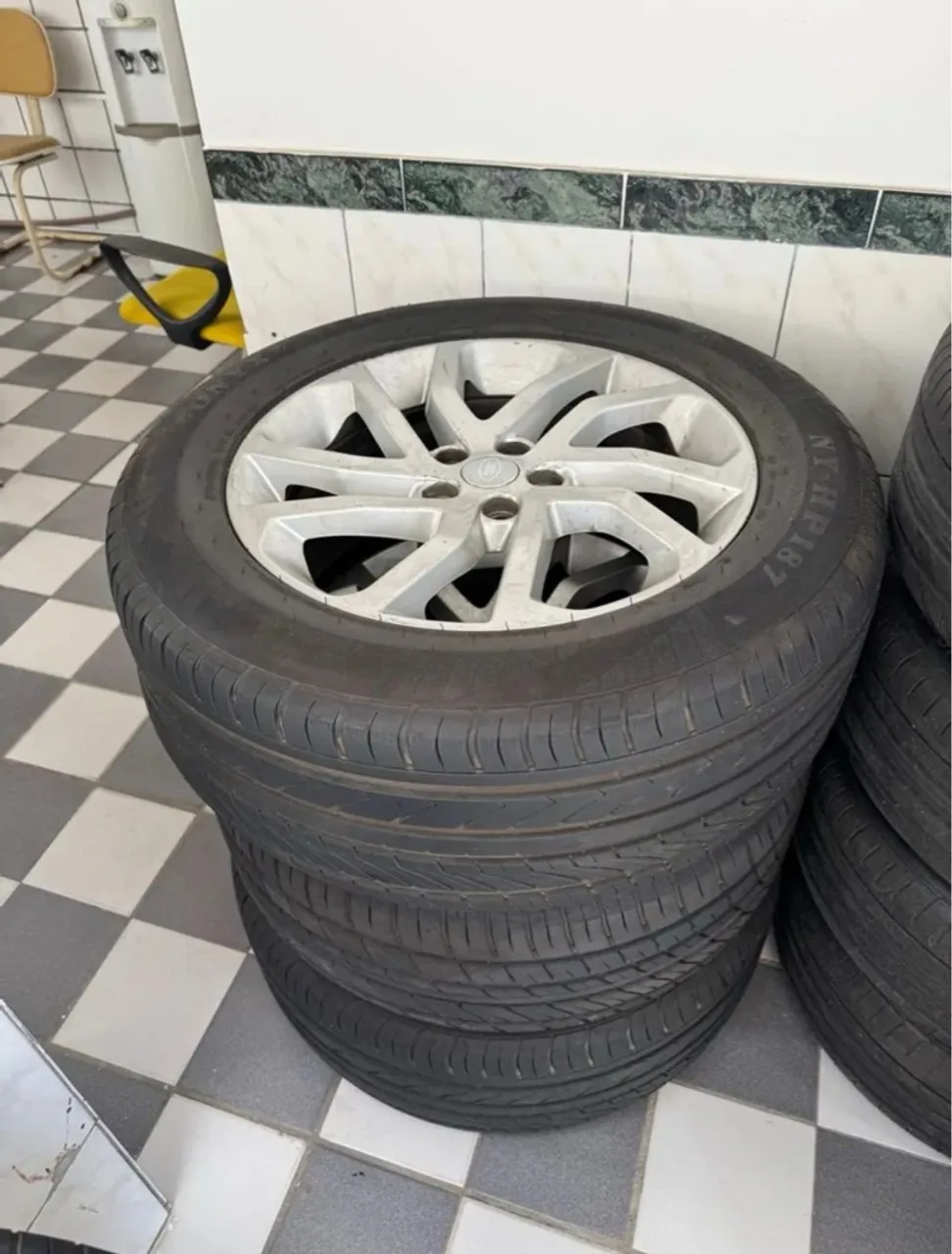 Jogo de Rodas e Pneus Aro 20 LAND ROVER DISCOVERY4 HSE