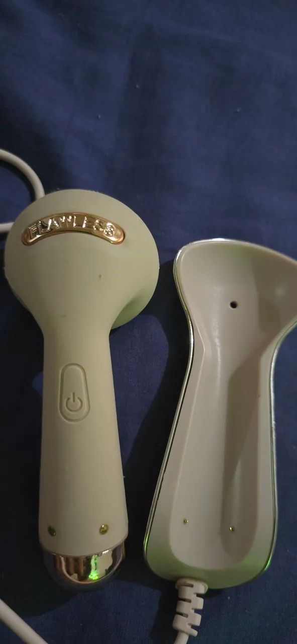 Aparelho de massagem facial Flawless