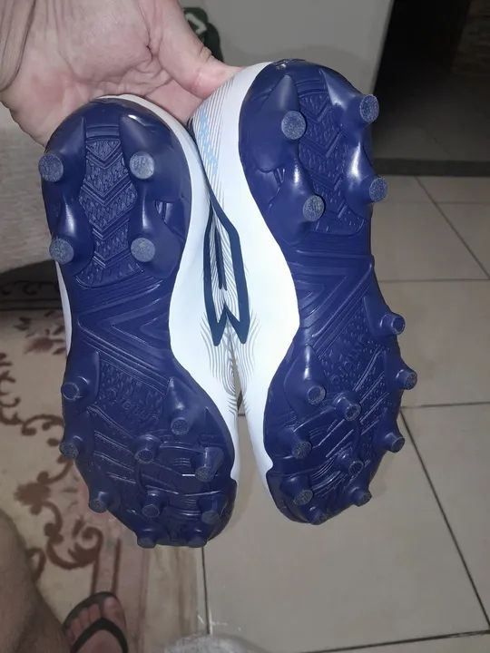 Chuteiras de Futebol Umbro - Tamanho 37- Usadas - Foto 3