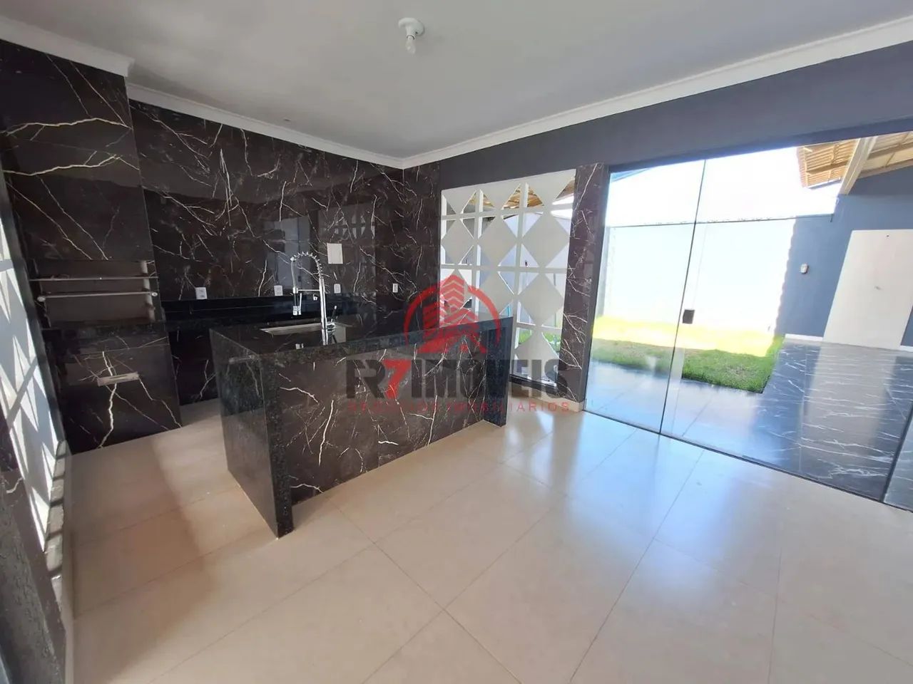 LINDA CASA 3Q/1S COM QUINTAL NO SETOR CIDADE DAS ROSAS - NOVA GOIANIRA - Foto 2