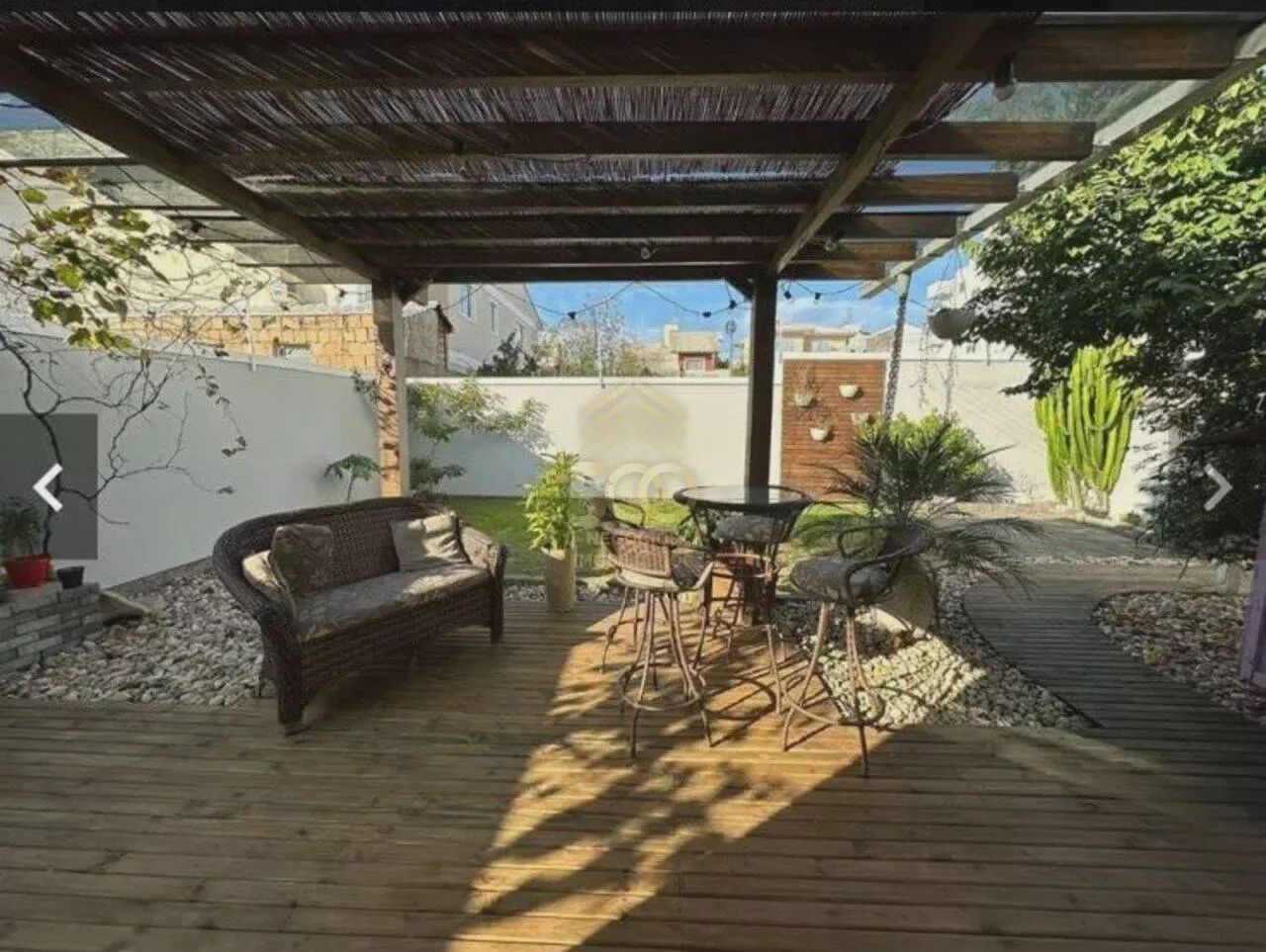 DU/ Casa à venda 3 dormitórios no Pagani, com 3 vagas de garagem e sacada com churrasqueir - Foto 2