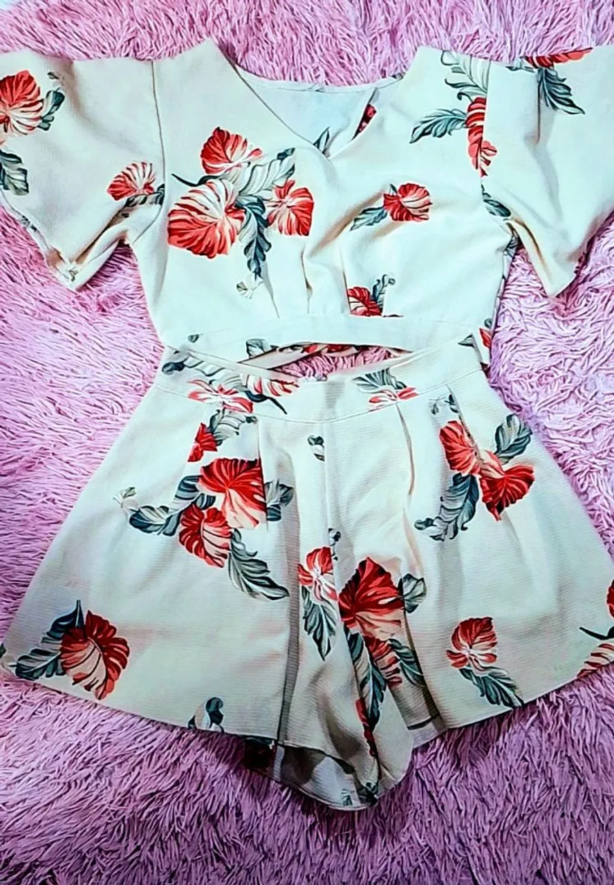 Conjunto cropped floral branco