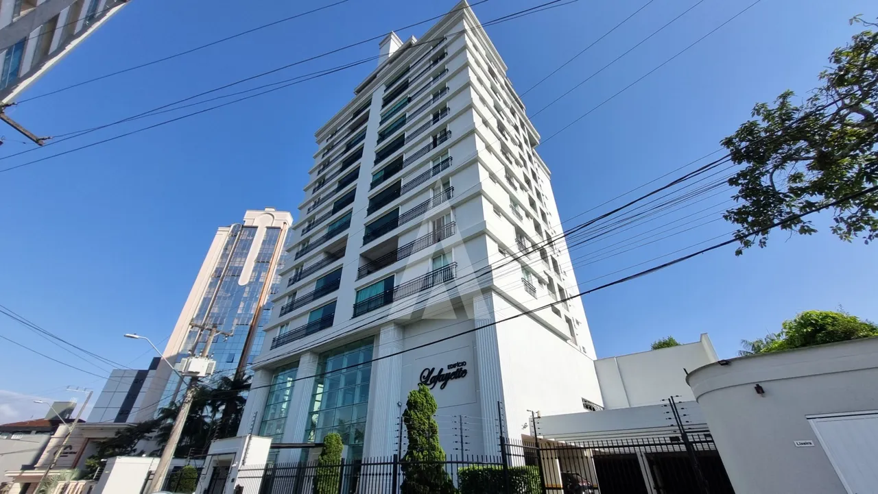 Apartamento com 3 quartos para alugar por R$ 4000.00, 98.16 m2 - SAGUACU - JOINVILLE/SC