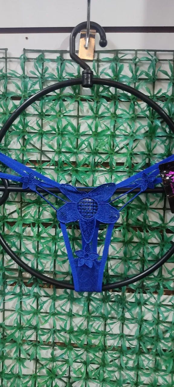 Calcinha de renda com detalhes florais - Foto 4
