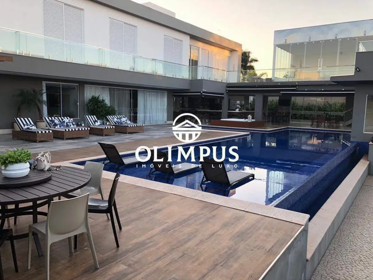 CÓD. 4777- Belíssima Casa de 1.000m² no Bairro Cidade Jardim