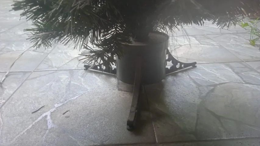 árvore natal ótimo estado 1,80m   -Quem compra leva todos os enfeites