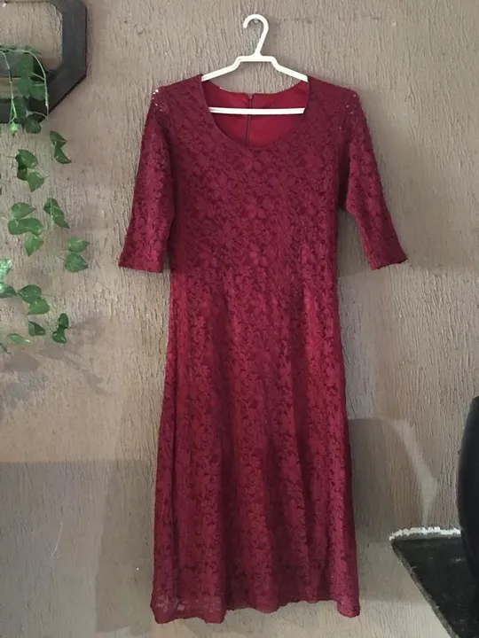 Vestido de renda vermelho