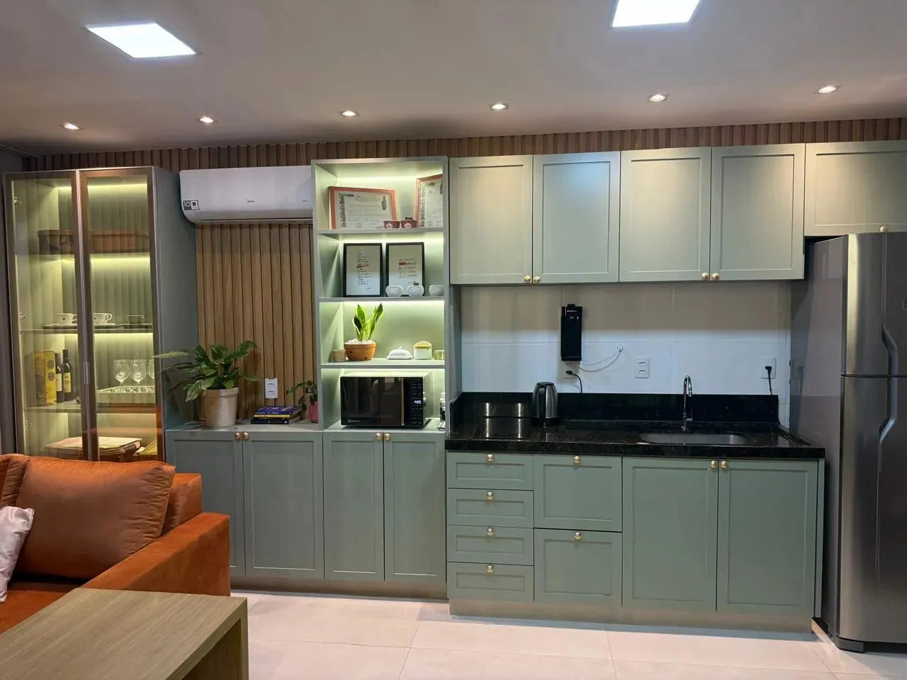 FLAT MOBILIADO e DECORADO com 46M²com 1SUÍTE em Setor Bueno - Goiânia - GO
