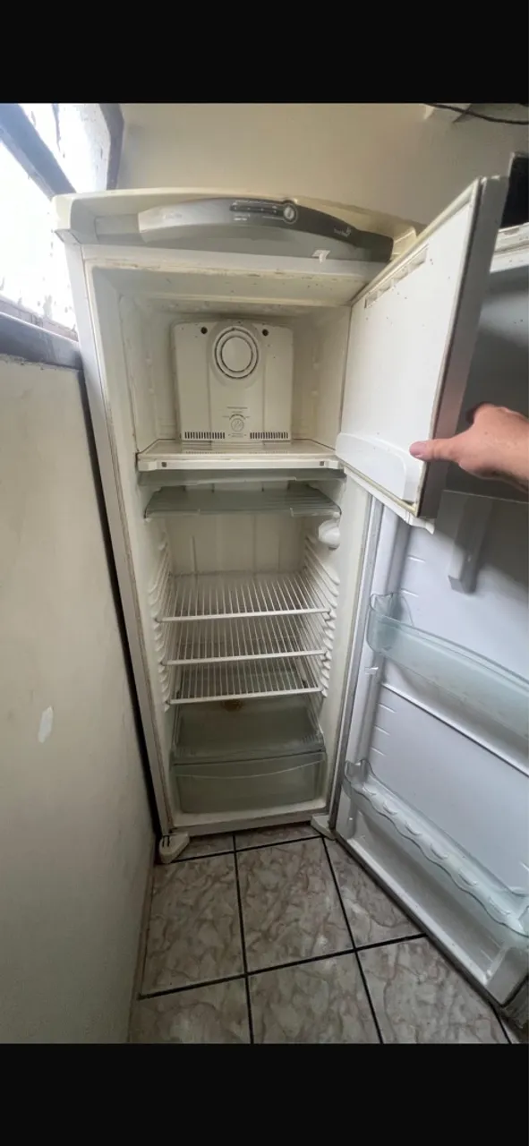 Vendo geladeira cônsul !!!! Leia a descrição!!!!