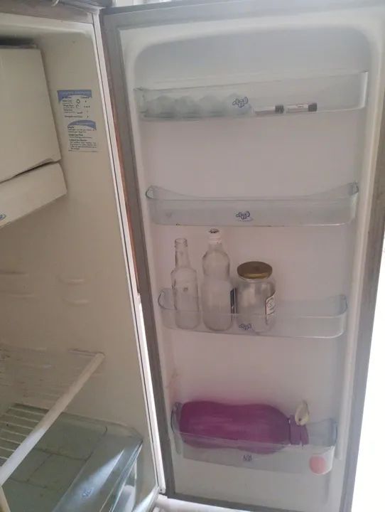 Geladeira Pequena -  - Foto 4