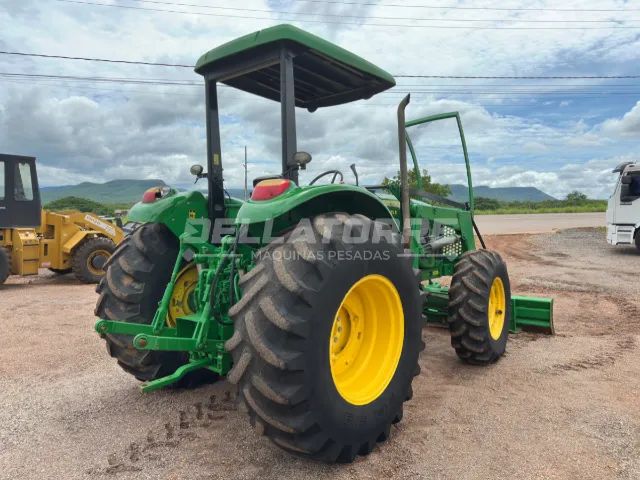 John Deere 6125E 2019 4x4 com Lâmina Hidráulica - 3.100 h - Foto 4