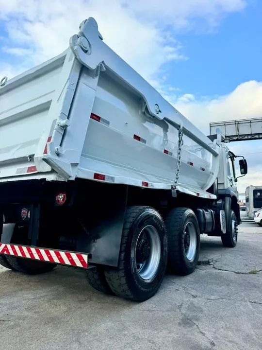 VOLKSWAGEN 32.360 6X4  ANO .2023 - CAÇAMBA - Foto 5