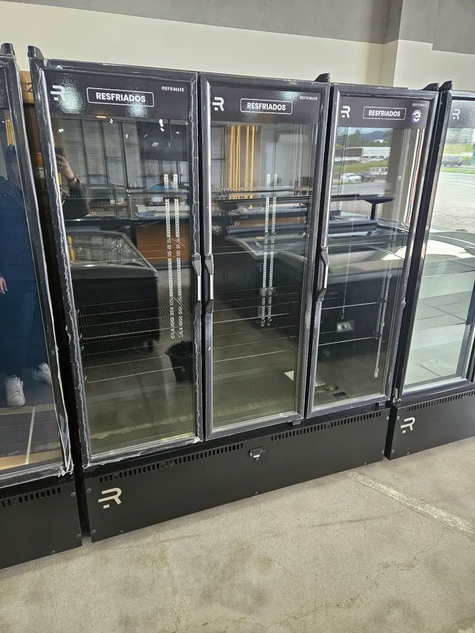 refrigerador vertical 3 portas multiuso para conveniências e mercados - a pronta entrega 