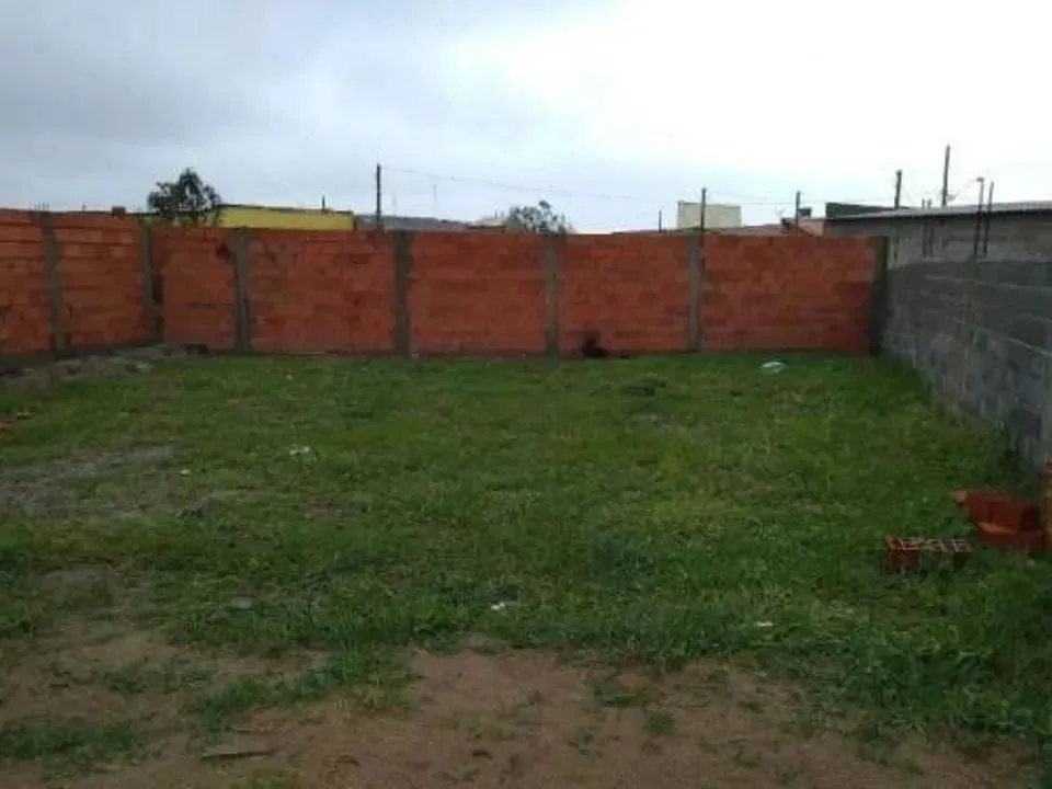 Terreno à venda no bairro Jardim Praia Grande, em Mongaguá, litoral sul de São Paulo.