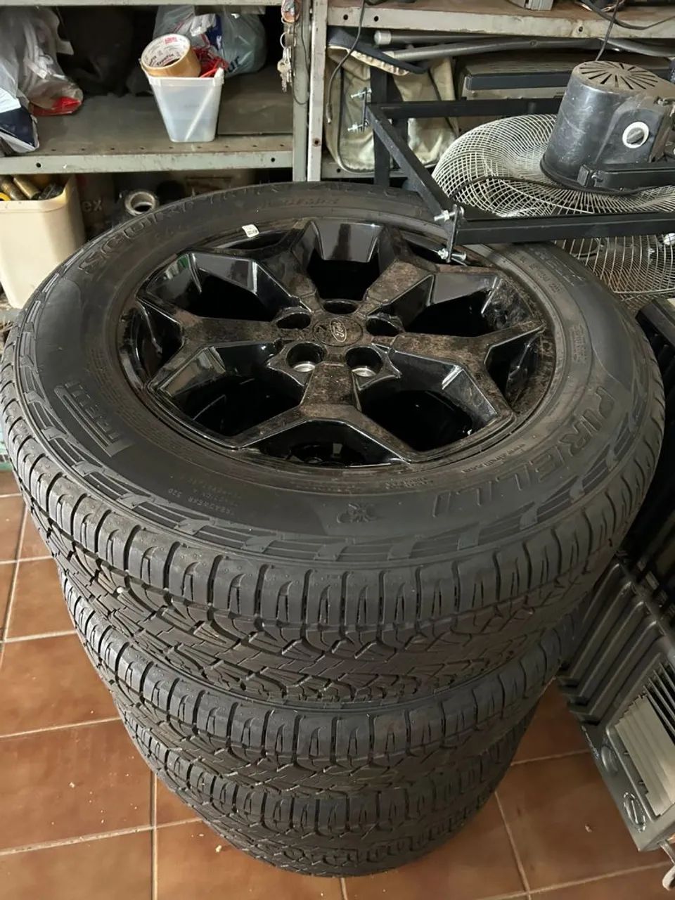 Pneus Pirelli novinhos medida 225/65R17 Scorpion ATR