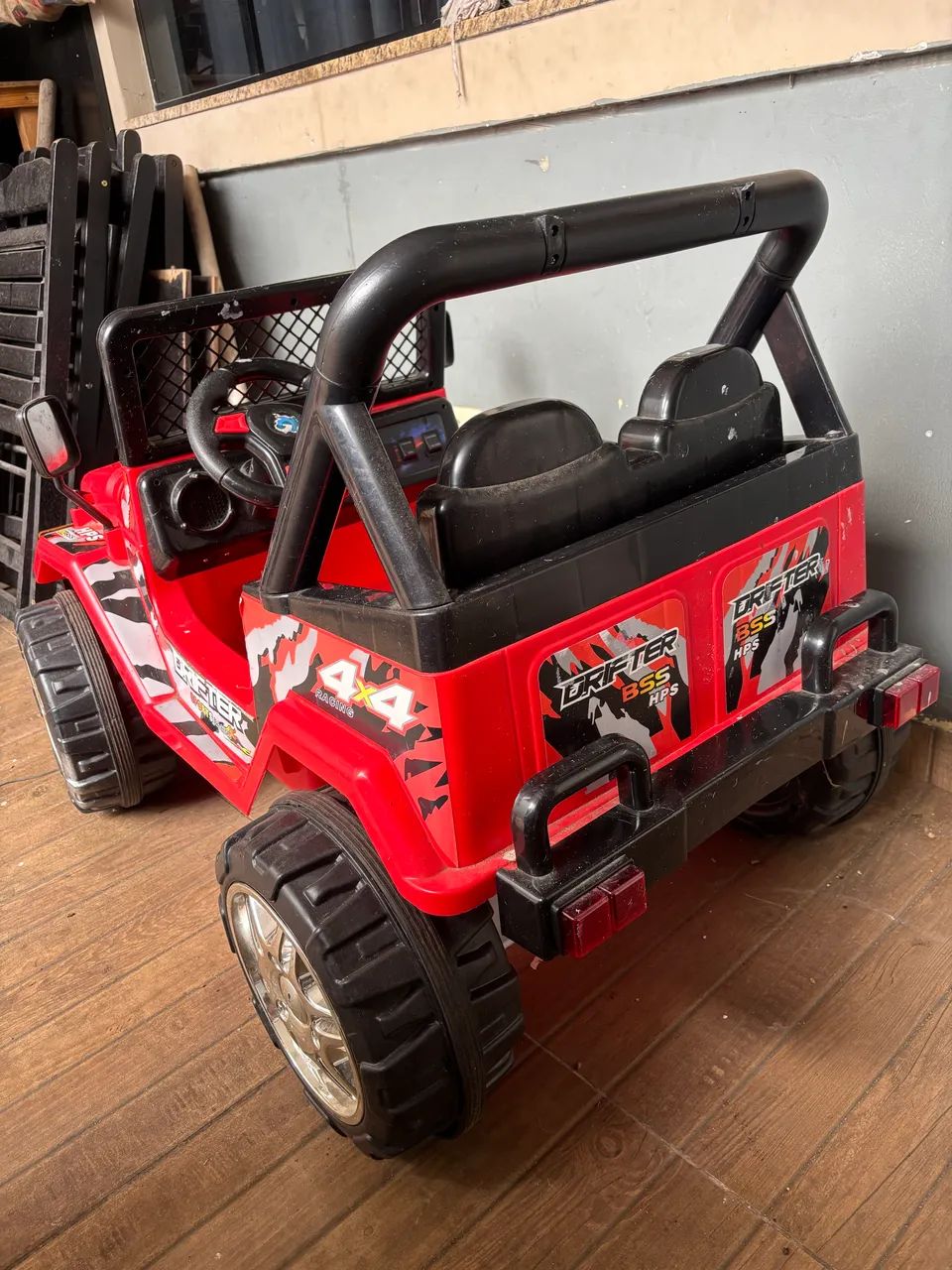 Carro Elétrico infantil Jeep semi novo - Foto 5