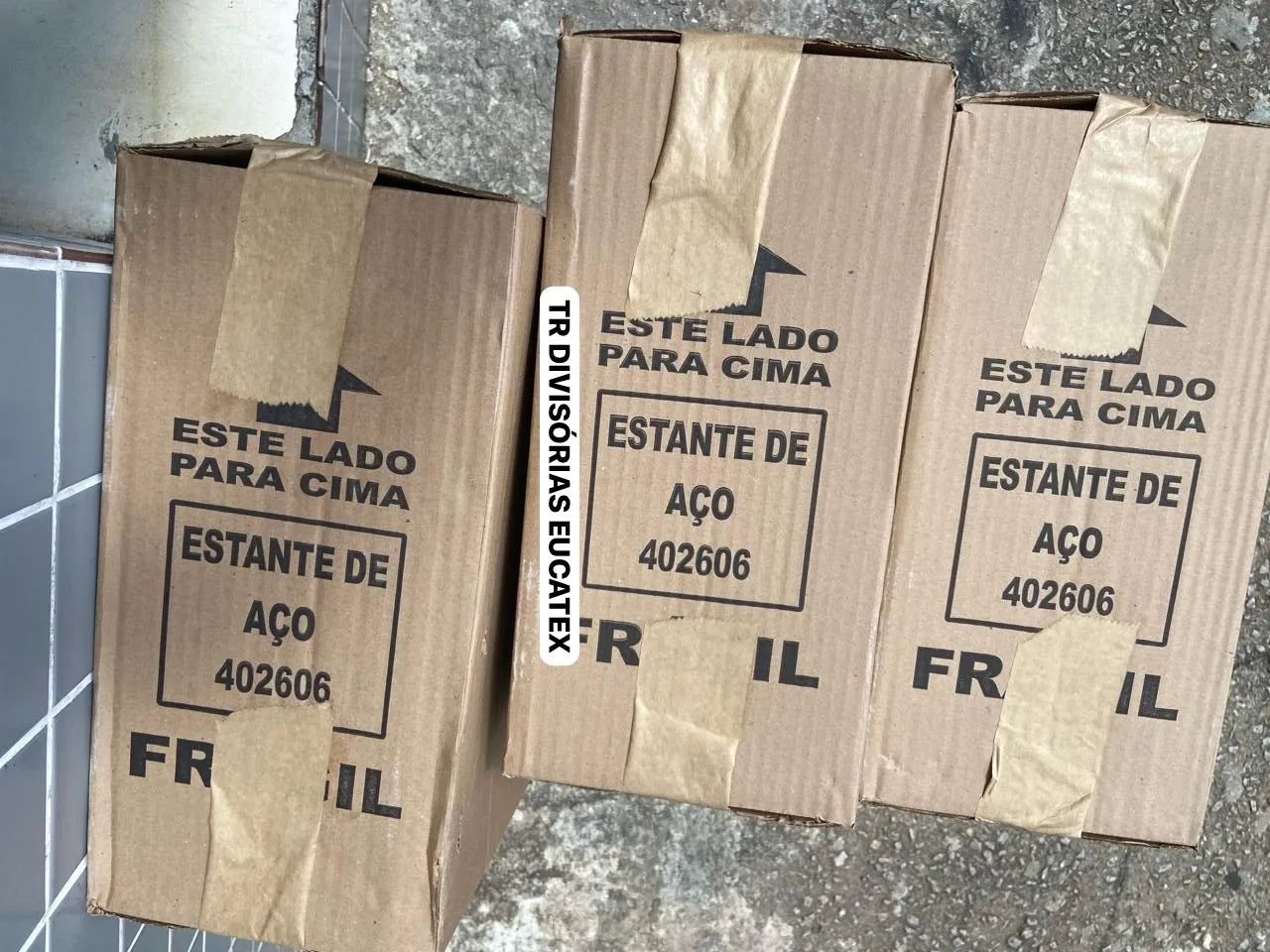 Vendo Estante de Aço 0,40P x 0,92L x 2,00A c/ 5 bandejas 