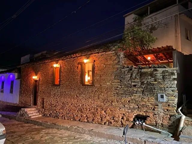 Casa histórica de pedra, imóvel comercial em São Thomé das Letras