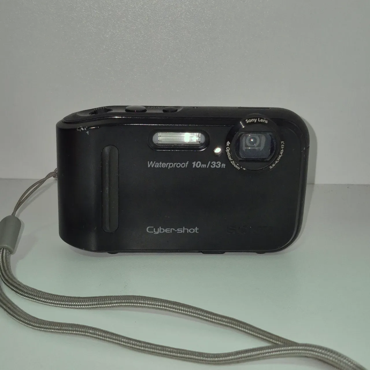 Câmera Sony Cyber-shot à prova d'água
