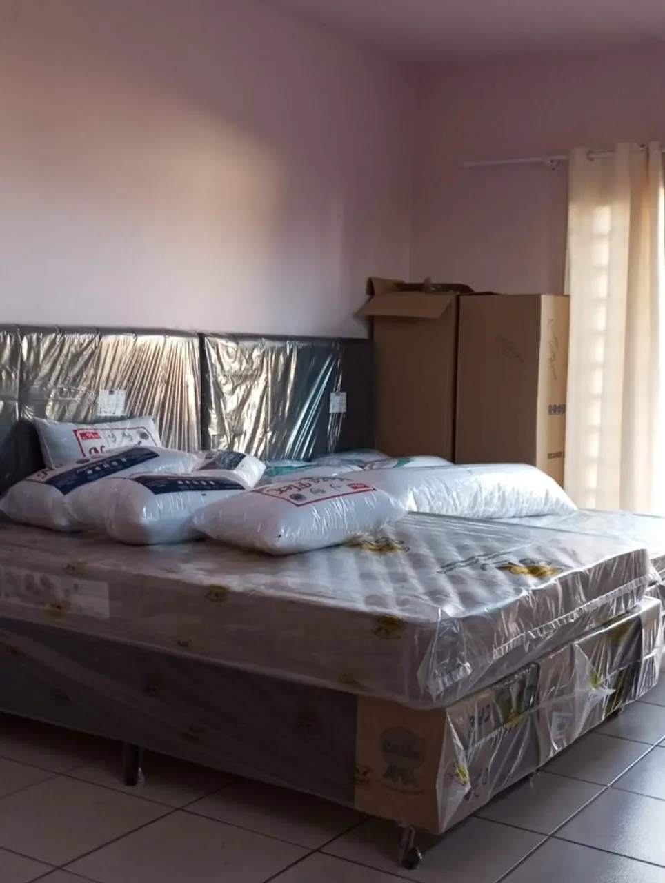 Conjunto cama de casal queen com cabeceira