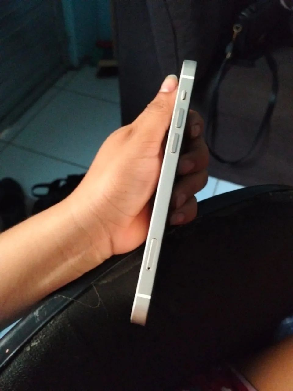 Vendo um iPhone 12 seminovo  - Foto 3