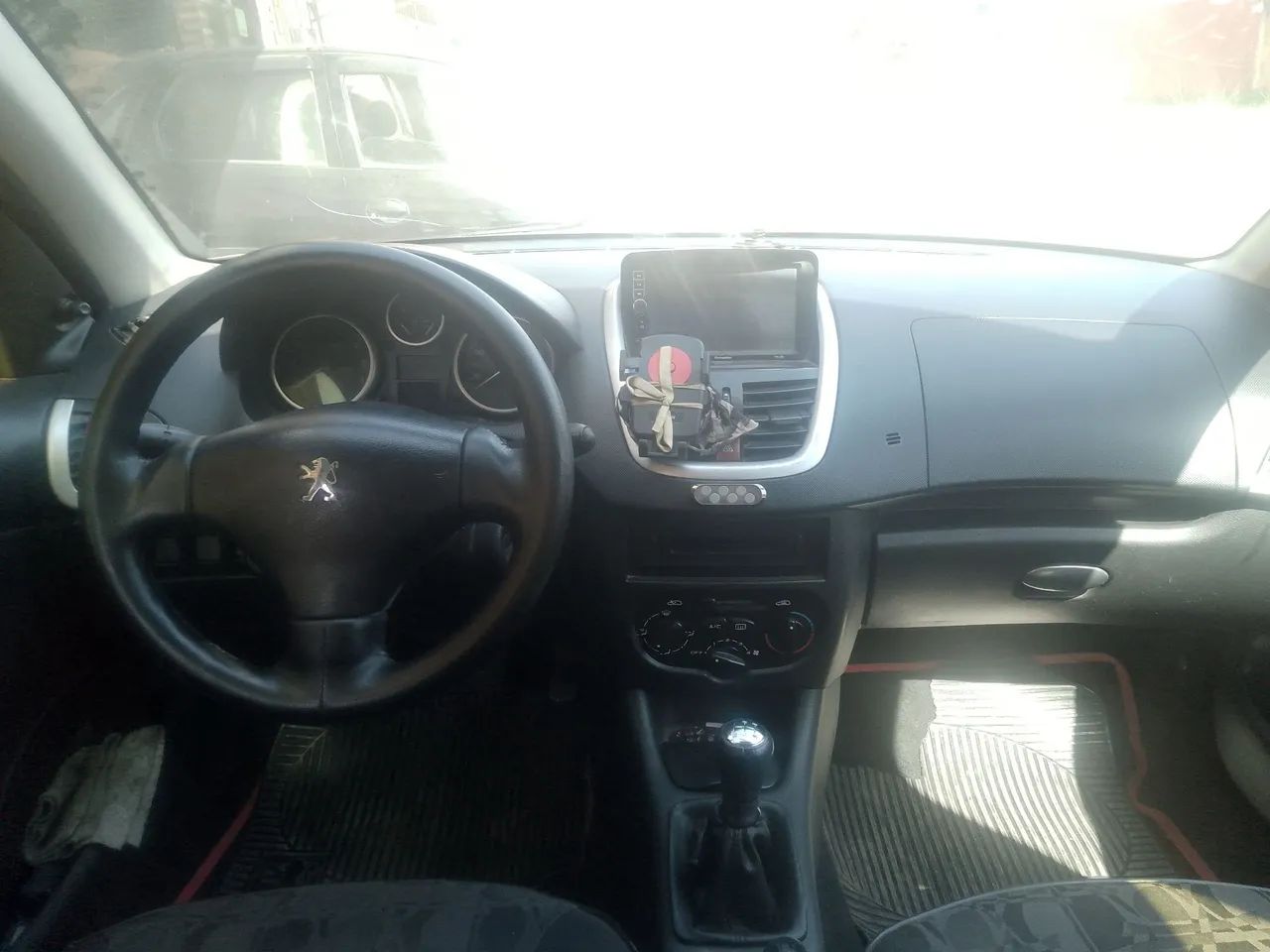 Peugeot 207 207 Sedan Passion XR 1.4 Flex 8V 4p 2011