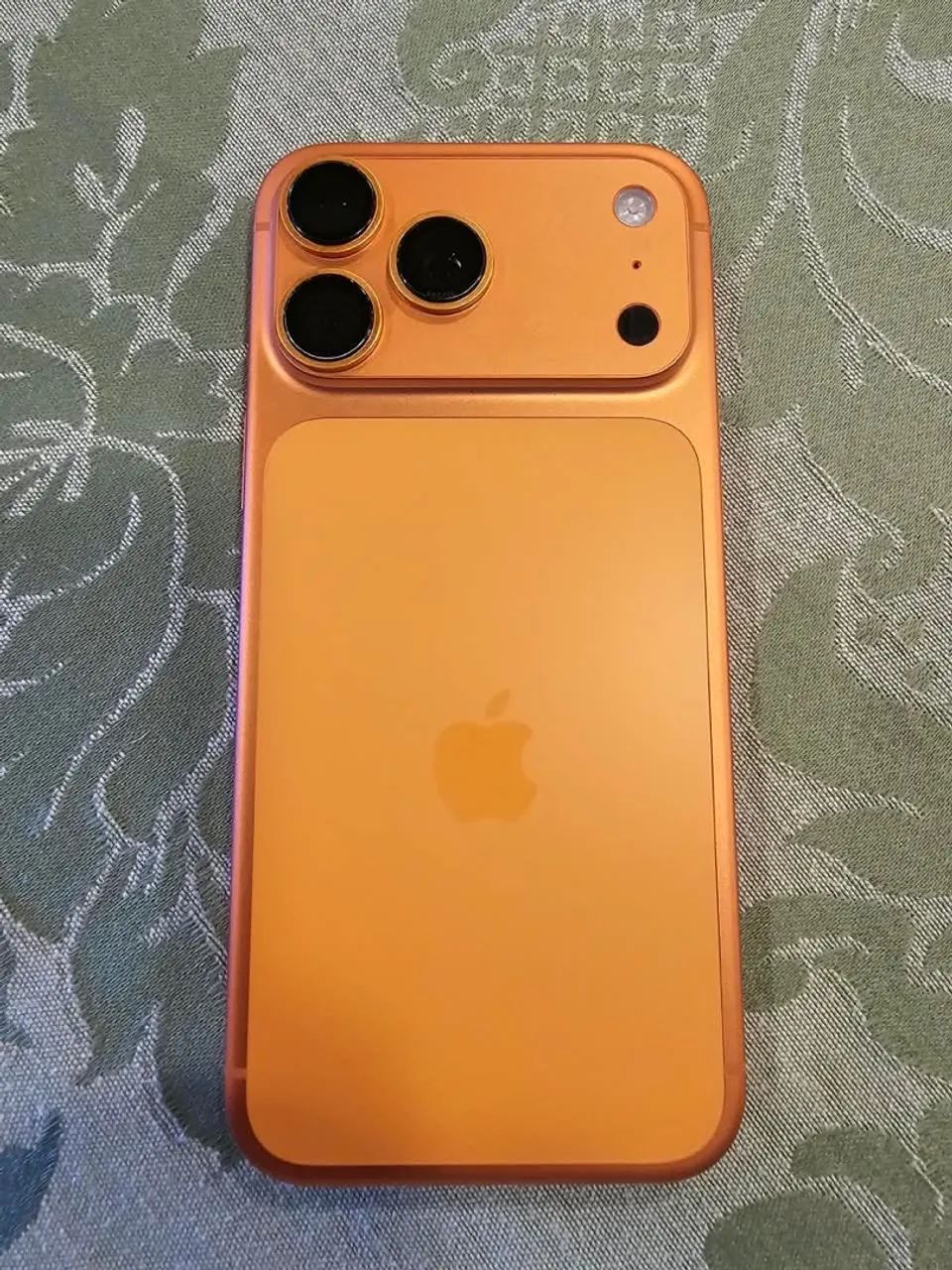 iPhone 17 pro max laranja 