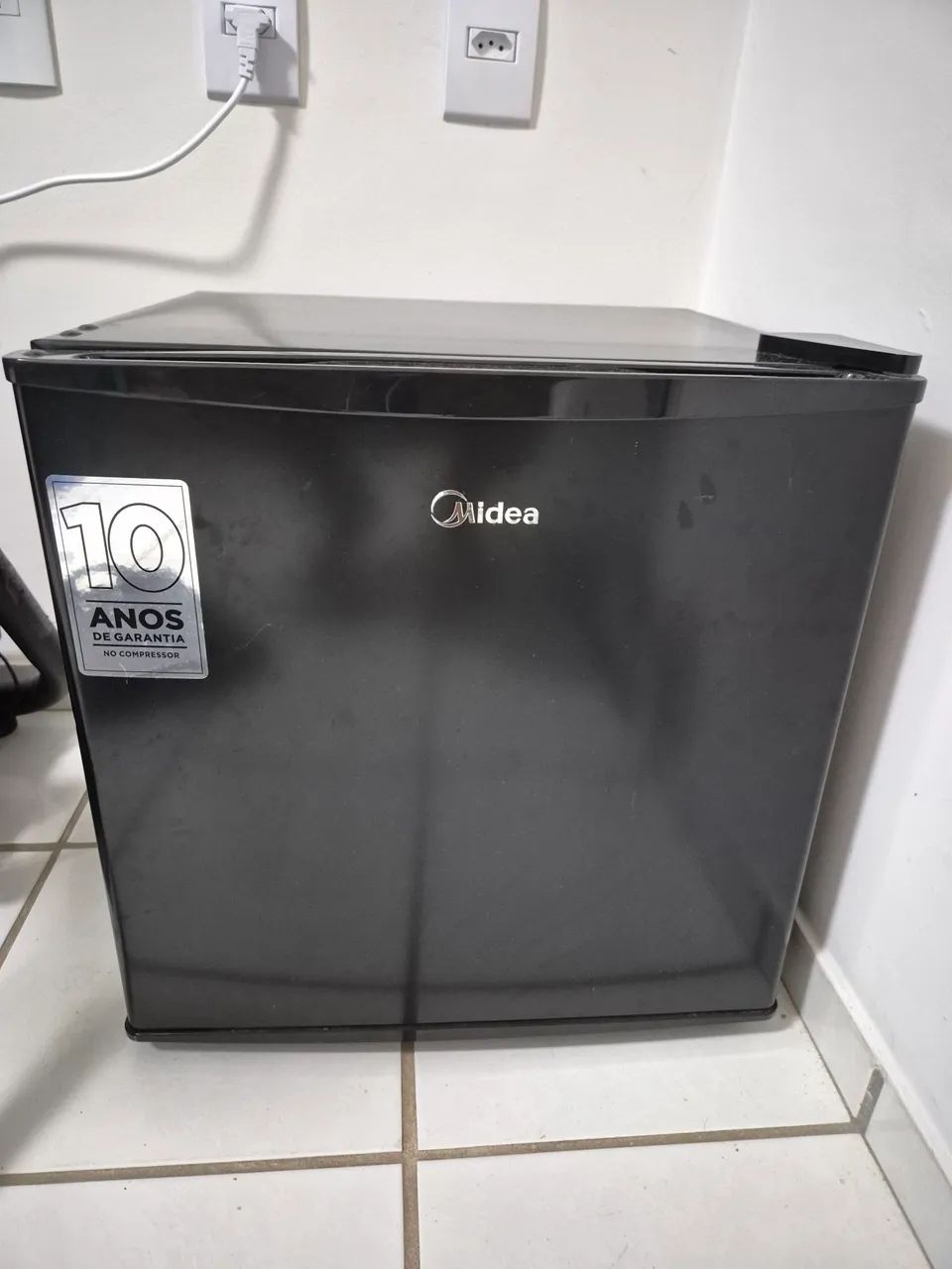 Frigobar Midea