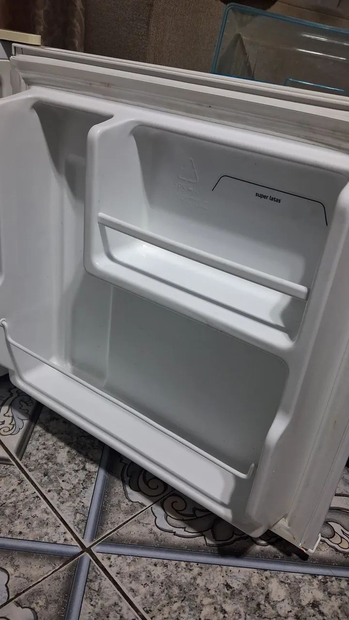Frigobar Midea 45L - Usado - Foto 3