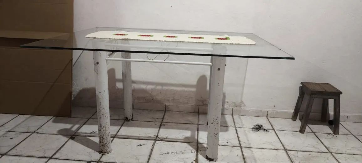 Mesa de vidro pra vender - Foto 2