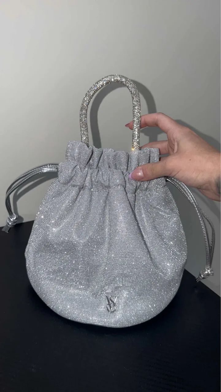 Bucket Victoria?s Secret 