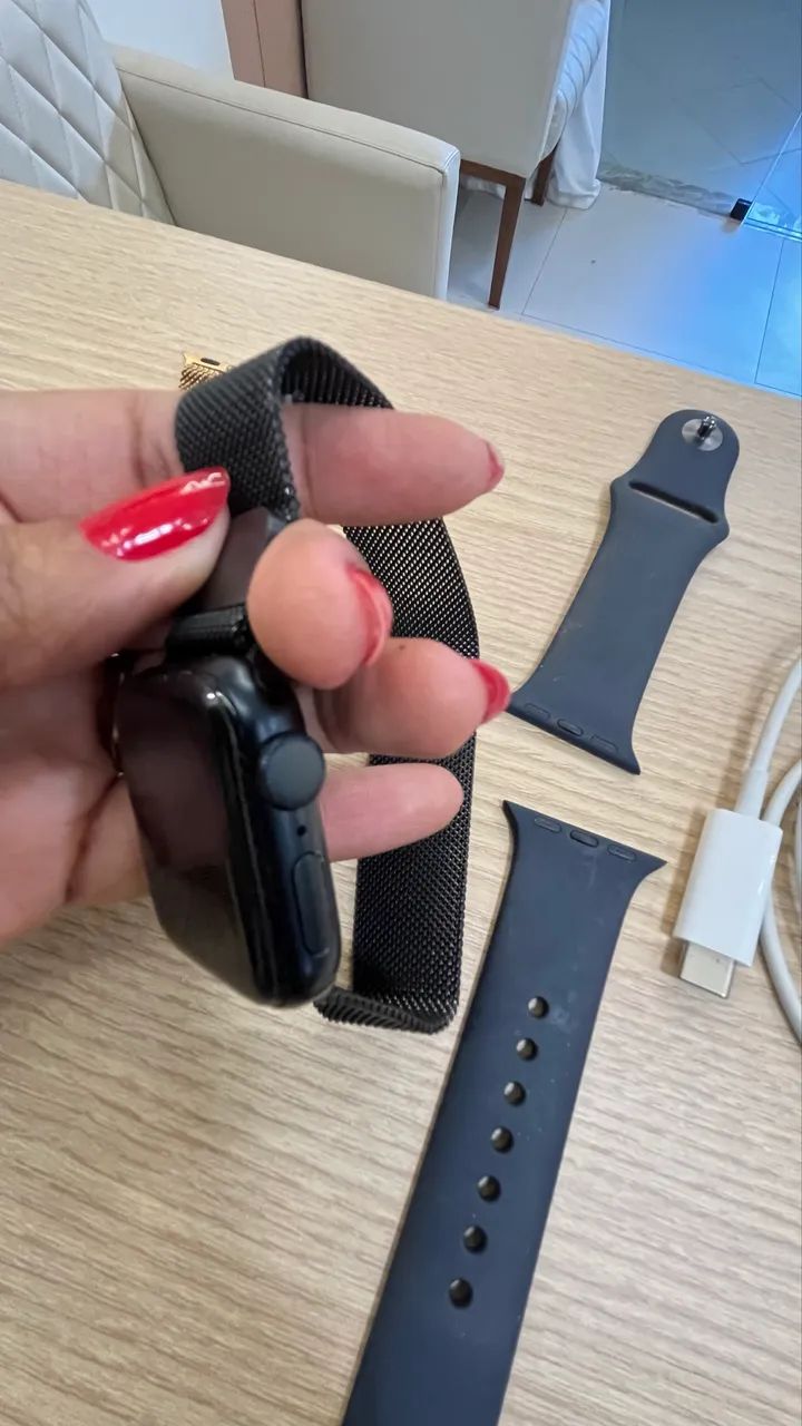 Apple Watch pouco usado + pulseiras VX Case e cabo original - Foto 2