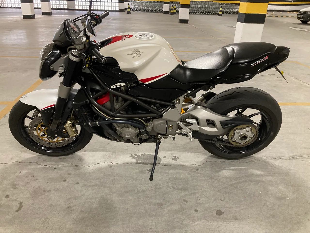 MV AGUSTA BRUTALE 910 R - Foto 2