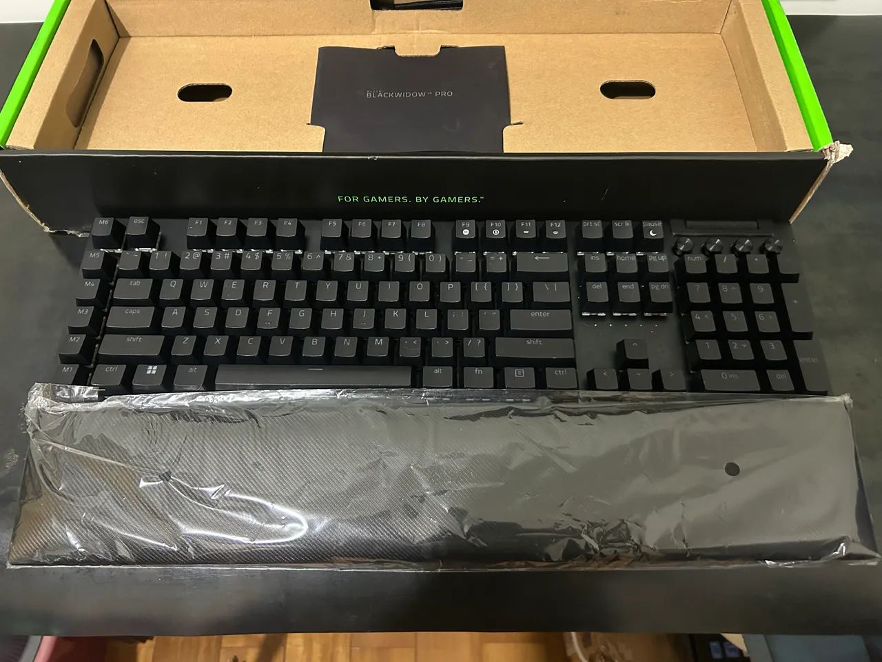Teclado mecânico Razer Blackwidow v4
