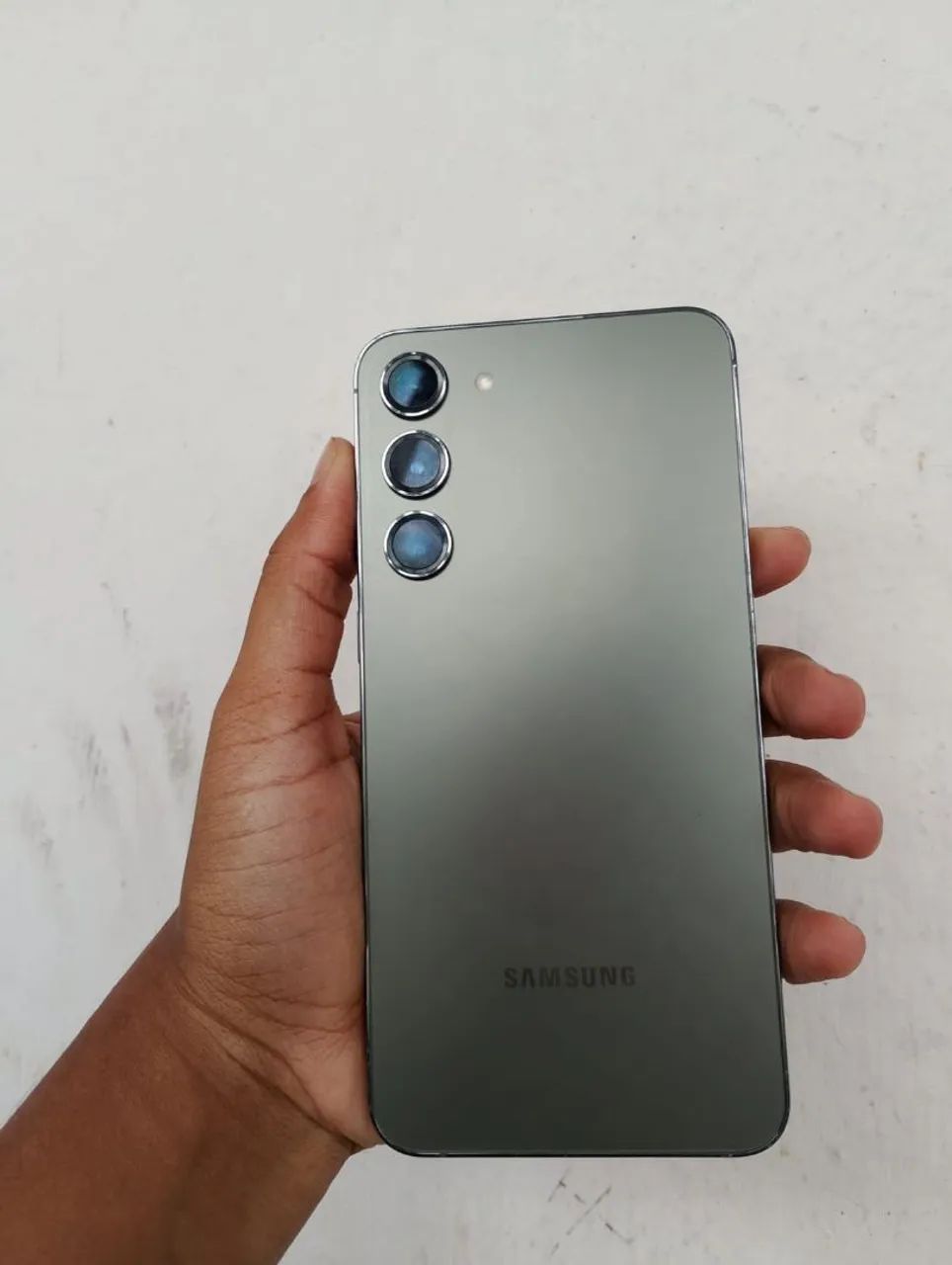 Vendo Samsung Galaxy S23+, aparelho original e muito bem cuidado.