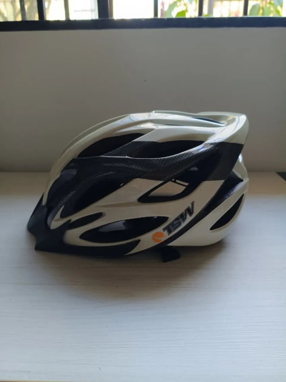Capacete Mtb Tsw C/ Viseira E Led (bco/cnz 58-61 Cm) - Foto 2