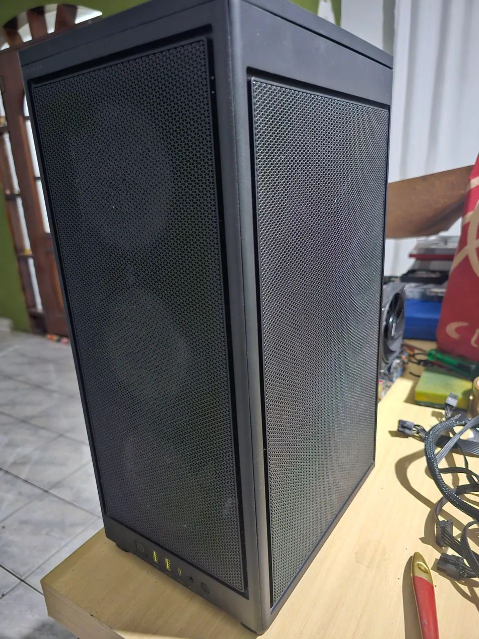 Gabinete Corsair 2000D - Foto 5