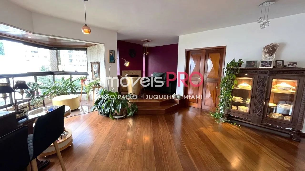 Apartamento amplo e sofisticado com 4 suítes e 238 m² em excelente localização! - Foto 2
