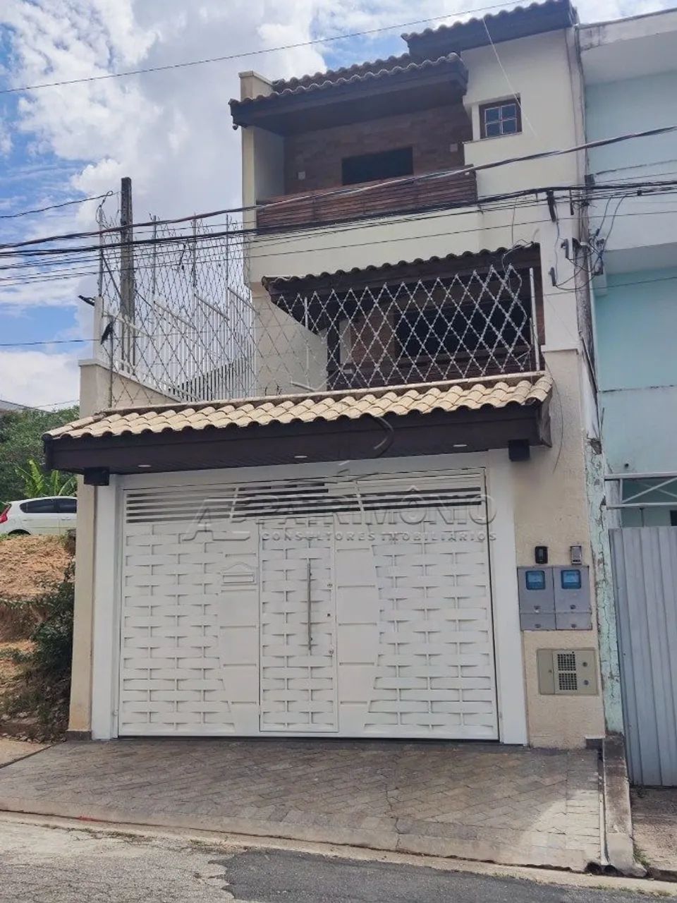 CASA 4 QUARTOS SENDO 2 SUITES VILA BARÃO