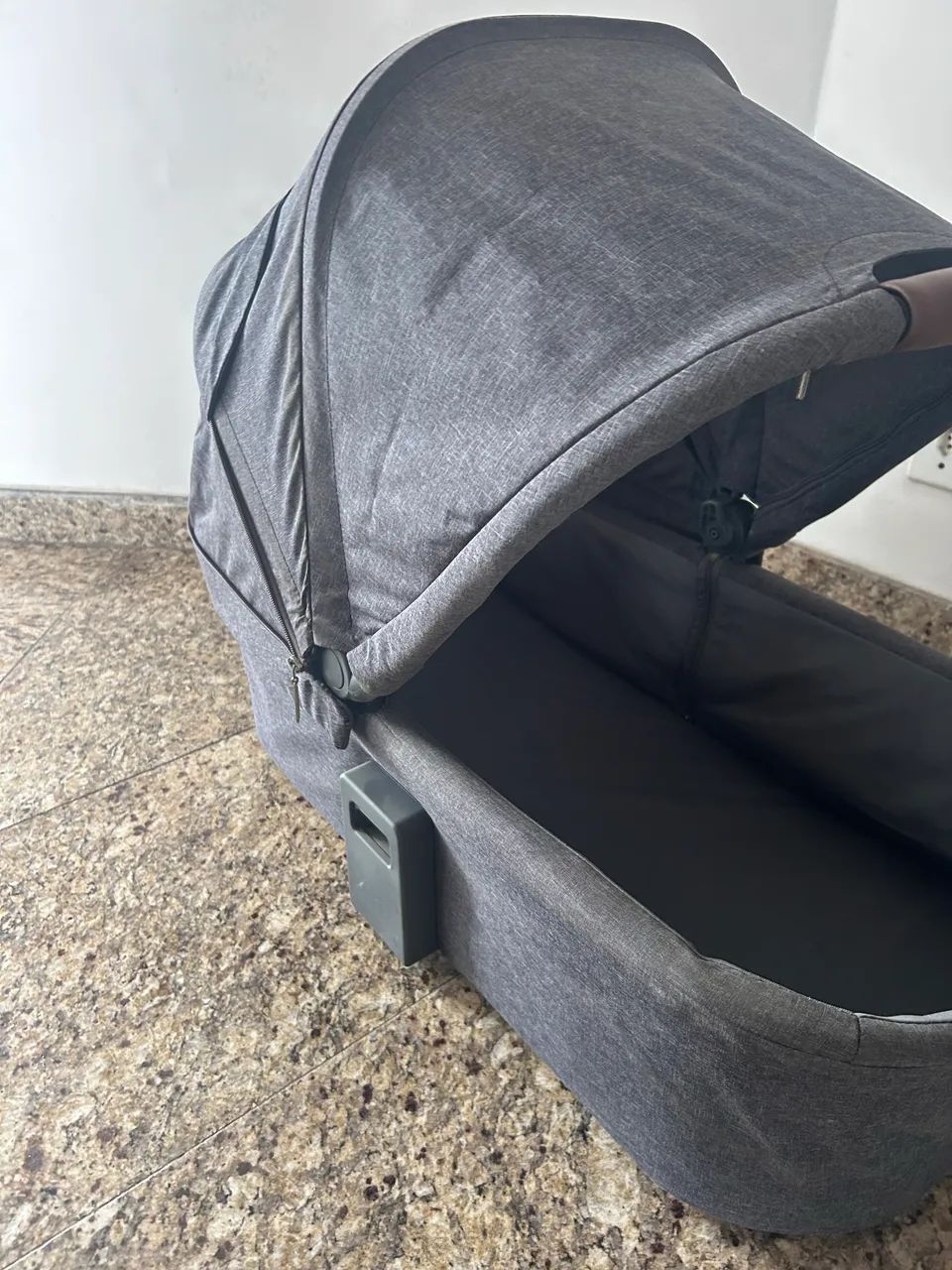 Carrinho ABC design Salsa 3 com moisés e bebê conforto - Foto 5