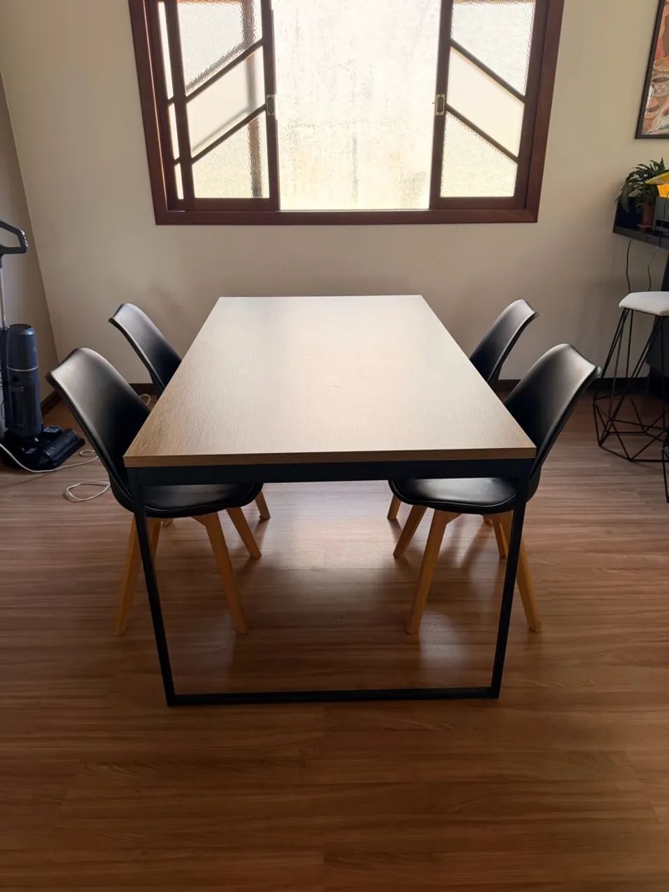 Mesa com 4 cadeiras, ou vendemos separados  - Foto 4